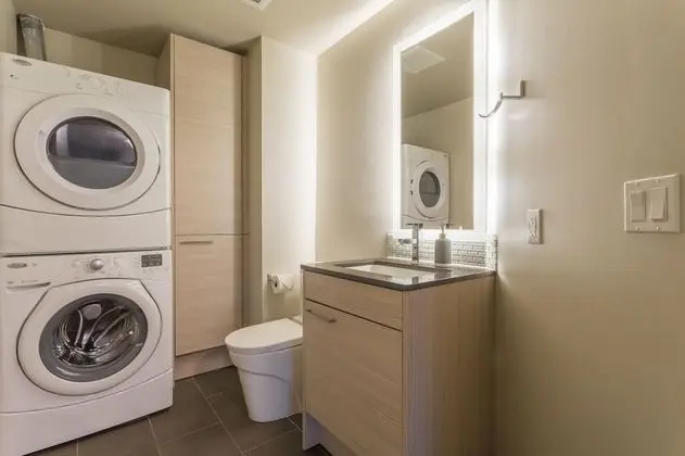 Business Daire, 1 Yatak Odası, Şehir Manzaralı, Köşe (1st Ave and Bell Street)