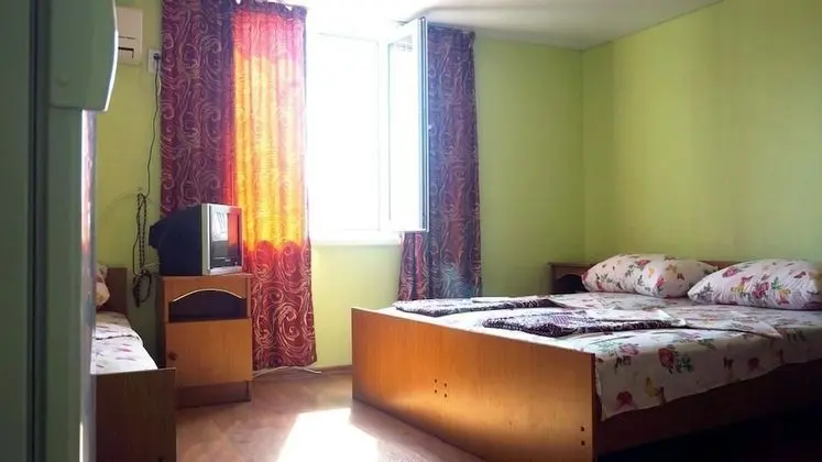 Deluxe Üç Kişilik Oda, Birden Çok Yatak, Avlu Manzaralı