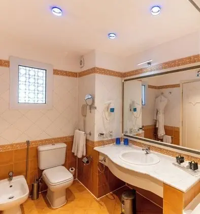 Prestige Deluxe Queen or Twin Room - Pool View
