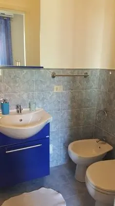 Deluxe Dört Kişilik Oda, Banyolu/Duşlu