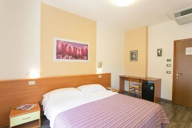 Comfort Tek Büyük veya İki Ayrı Yataklı Oda