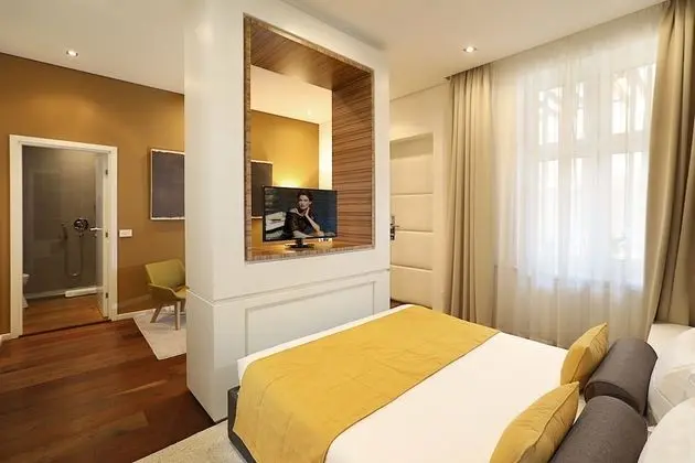 Deluxe Tek Büyük Yataklı Oda