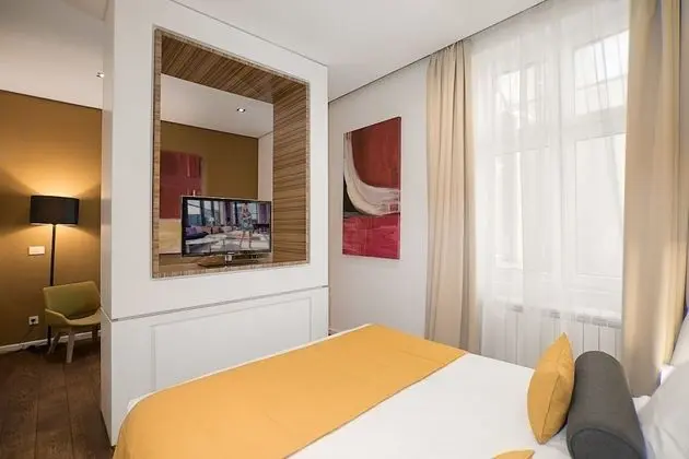 Deluxe Tek Büyük Yataklı Oda