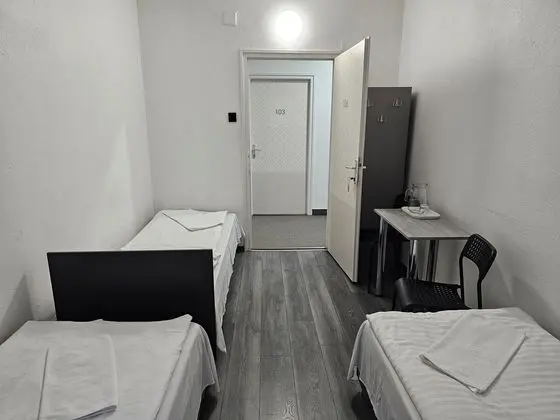 Üç Kişilik Oda