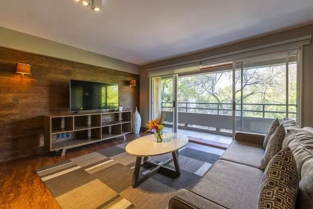 Master Suite, 2 Bedrooms