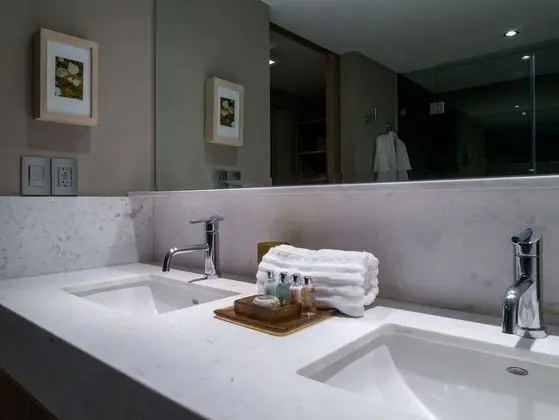 Master Suite, 2 Bedrooms