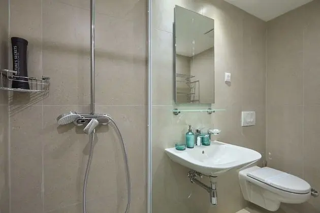 Comfort Tek Büyük veya İki Ayrı Yataklı Oda