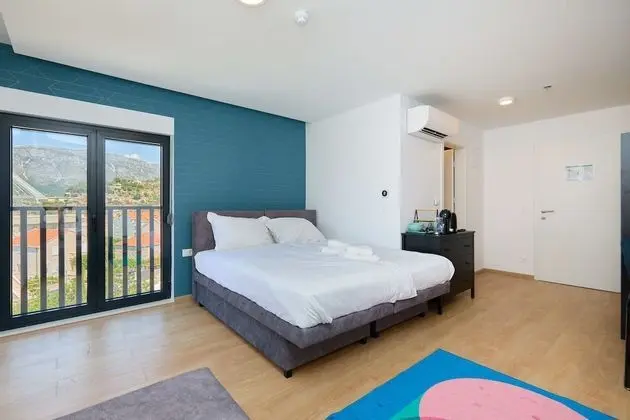 Superior Tek Büyük veya İki Ayrı Yataklı Oda