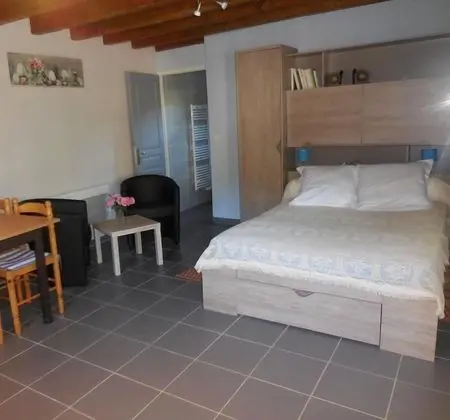 Stüdyo, 1 Çift Kişilik Yatak, Mutfak, Zemin Kat