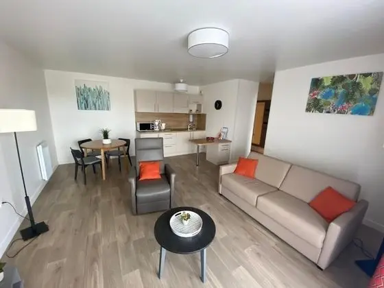 Apart Daire, Engellilere Uygun, Banyolu/Duşlu (T3)