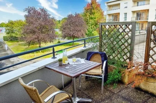 Apart Daire, Engellilere Uygun, Banyolu/Duşlu (T3)