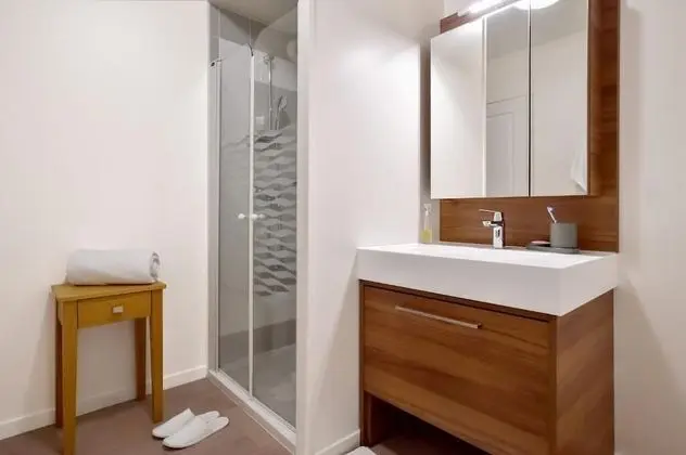 Apart Daire, Engellilere Uygun, Banyolu/Duşlu (T3)