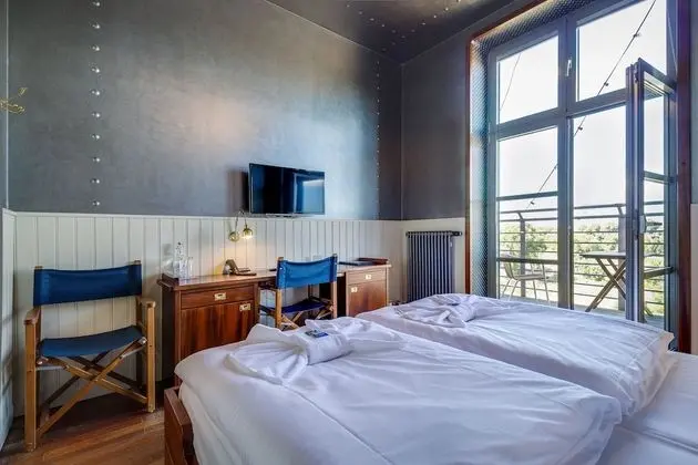 Tek Büyük Yataklı Oda, Balkon