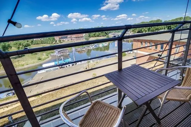 Tek Büyük Yataklı Oda, Balkon