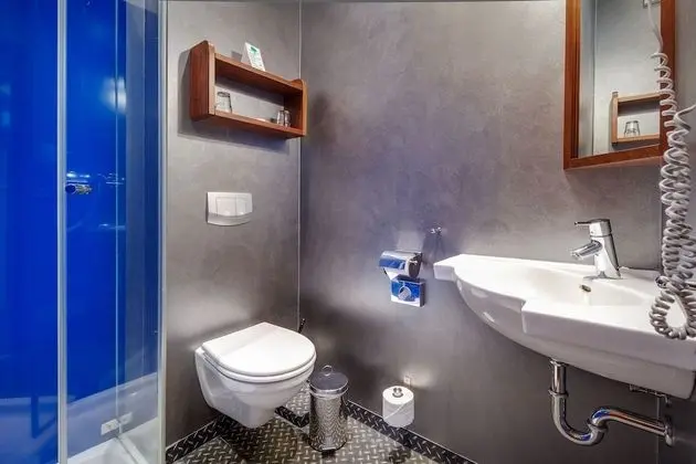 Tek Büyük Yataklı Oda, Balkon