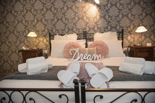 Classic Tek Büyük veya İki Ayrı Yataklı Oda