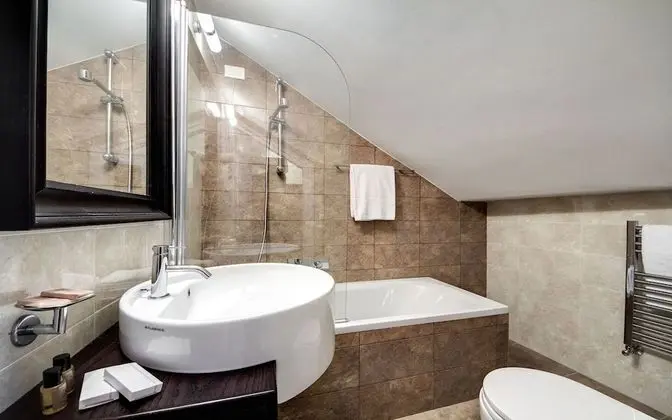 Classic Tek Büyük veya İki Ayrı Yataklı Oda