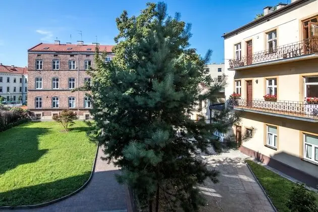 Exclusive Apart Daire, 2 Yatak Odası, Balkon, Bahçe Manzaralı