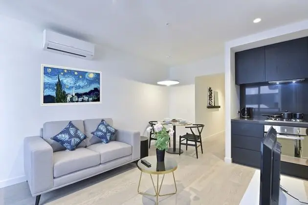 Design Apart Daire, 1 Büyük (Queen) Boy Yatak ve Çekyat
