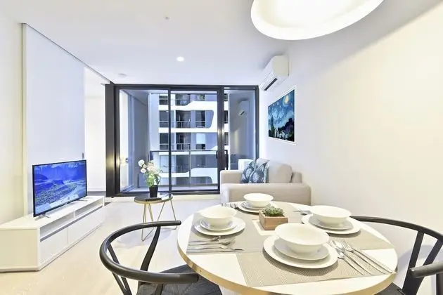 Design Apart Daire, 1 Büyük (Queen) Boy Yatak ve Çekyat