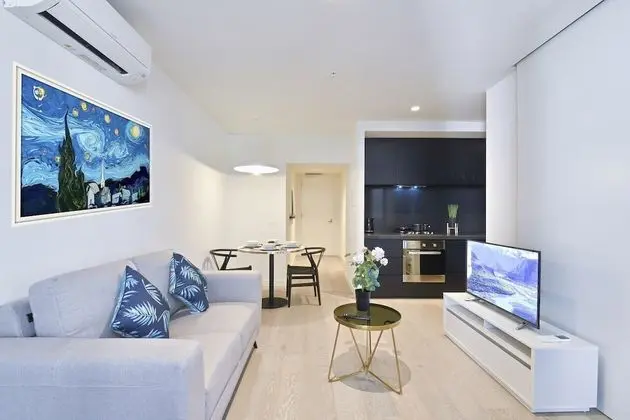 Design Apart Daire, 1 Büyük (Queen) Boy Yatak ve Çekyat