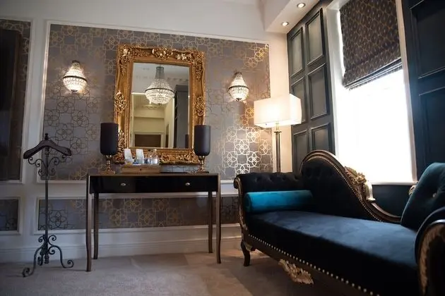 Regency Suite