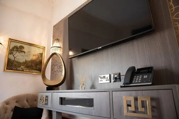 Regency Suite
