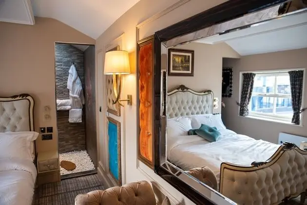 Venetian Suite