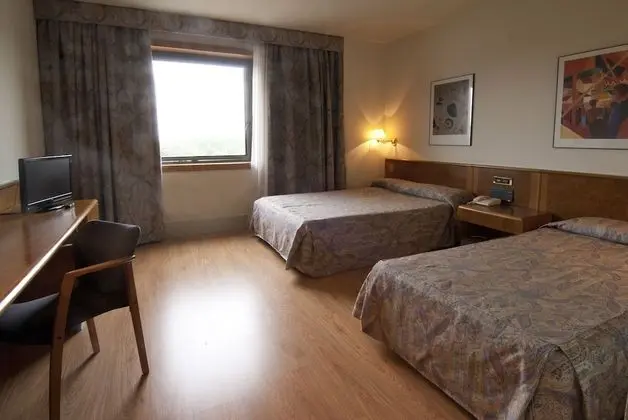 Büyük Yataklı Tek Kişilik Oda