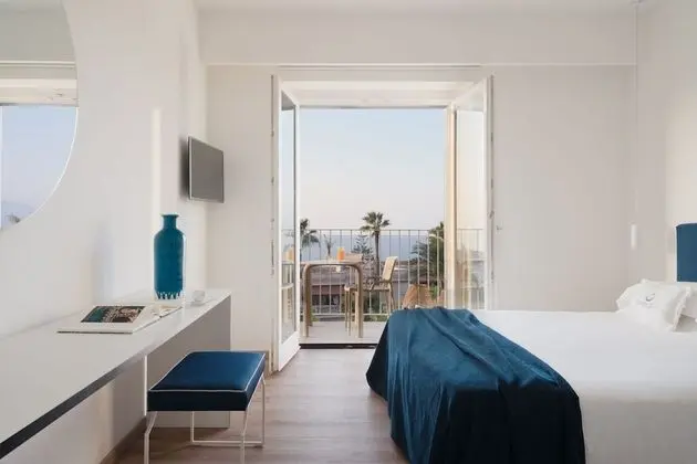 Deluxe Tek Büyük Yataklı Oda, Balkon, Deniz Manzaralı