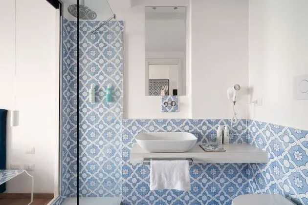 Deluxe Tek Büyük Yataklı Oda, Balkon, Deniz Manzaralı
