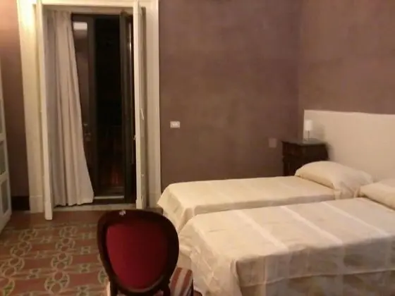 Tek Büyük veya İki Ayrı Yataklı Oda, Balkon, Şehir Manzaralı