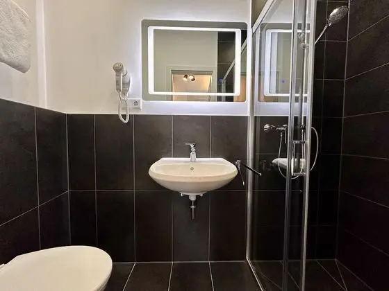 Alcove Twin Room