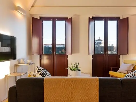 Panoramic Apart Daire, Nehir Manzaralı
