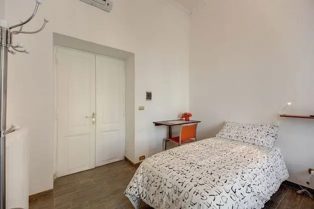 Standard Tek Büyük Yataklı Oda (Private External Bathroom)