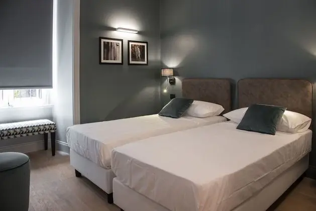 Standard Tek Büyük veya İki Ayrı Yataklı Oda, Bağlantılı Odalar