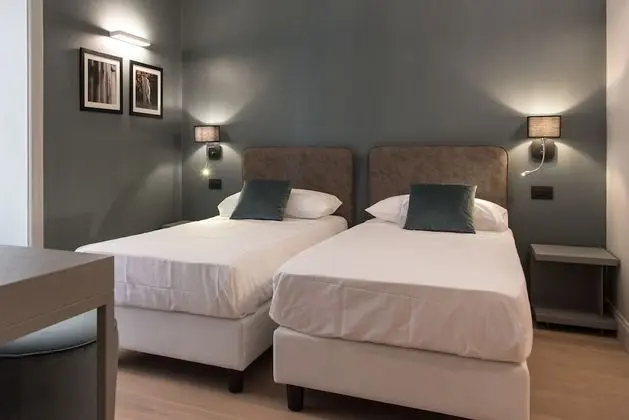 Standard Tek Büyük veya İki Ayrı Yataklı Oda, Bağlantılı Odalar