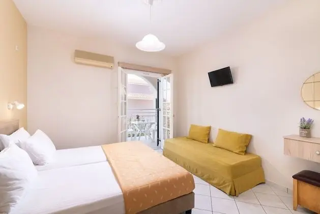 Üç Kişilik Oda, Bahçe Manzaralı
