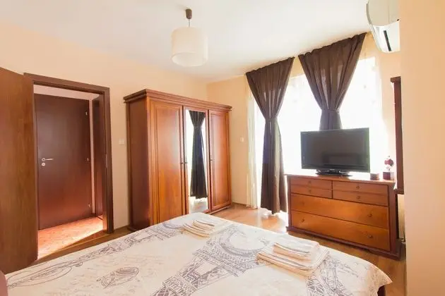 Apart Daire, 2 Yatak Odası ( str. Iglika 1 )