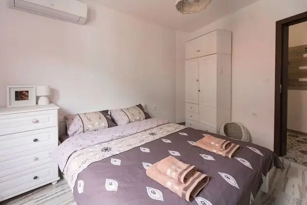 Luxury Apart Daire, Avlu (str. Polkovnik Bonev 16A)