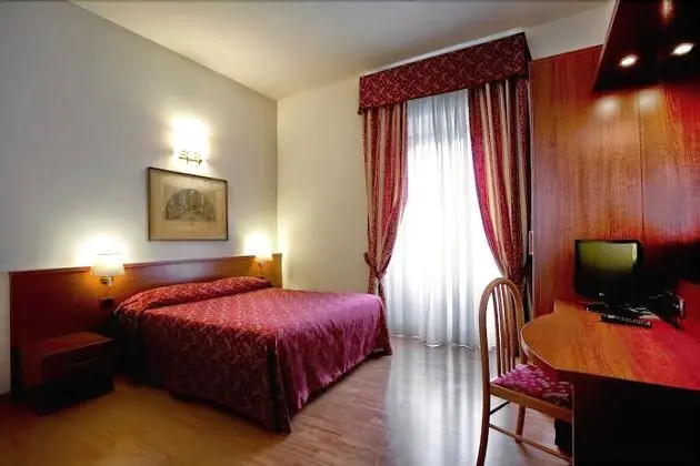 Tek Büyük veya İki Ayrı Yataklı Oda