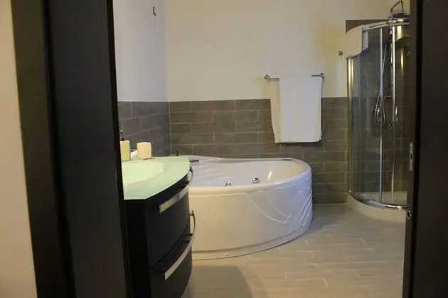Classic Süit, Teras, Bahçe Manzaralı (Jetted Tub)