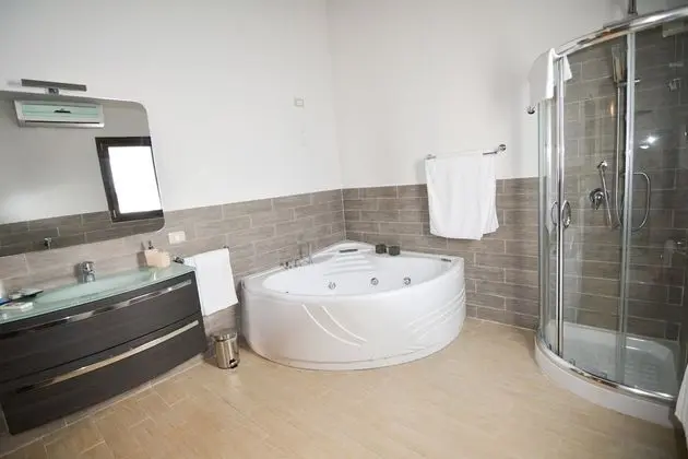 Classic Süit, Teras, Bahçe Manzaralı (Jetted Tub)