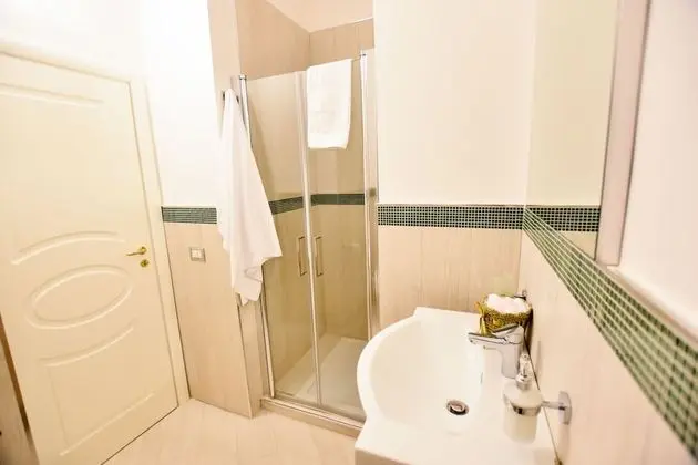 Dört Kişilik Oda, 1 Büyük (Queen) Boy Yatak ve Çekyat, Balkon