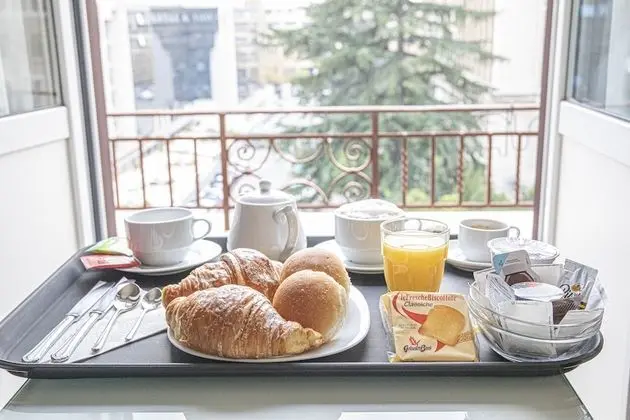 Standard Büyük Yataklı Tek Kişilik Oda