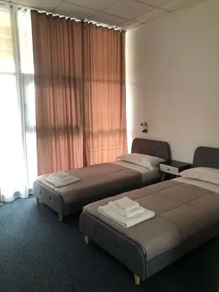 Classic Tek Büyük Yataklı Oda