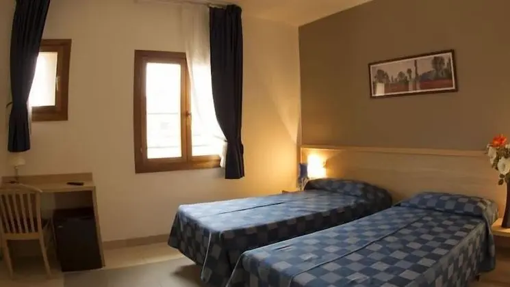 Tek Büyük veya İki Ayrı Yataklı Oda