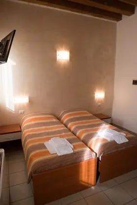 Tek Büyük veya İki Ayrı Yataklı Oda