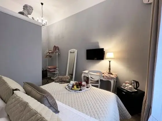 Classic Tek Büyük Yataklı Oda