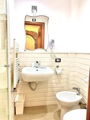 Üç Kişilik Oda